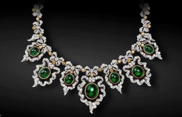 Latest Diamond Necklace Designs For Women 2014 7