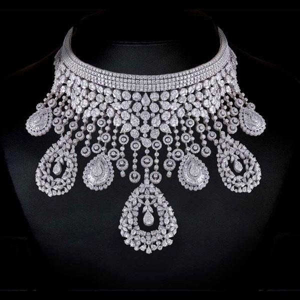 Latest Diamond Necklace Designs For Women 2014 9