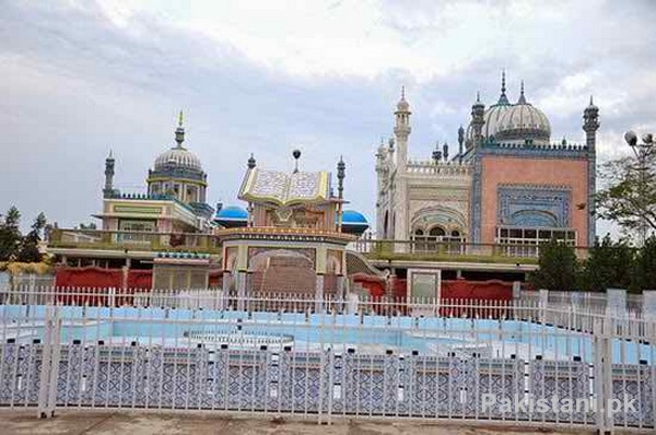 10 Popular Mosques In Pakistan - Bhong Mosque - Raheem Yar Khan