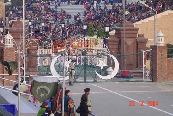 5 Famous Places To Visit In Lahore - Wagha Border