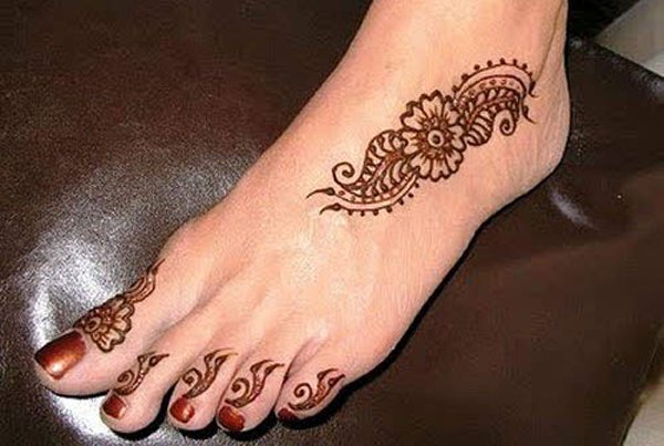 20 Simple Mehndi Designs For Feet-Simple Flower Beads Mehndi Design