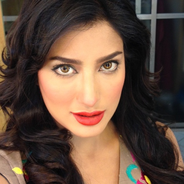Top 10 Most Beautiful Eyes Pakistani Actresses